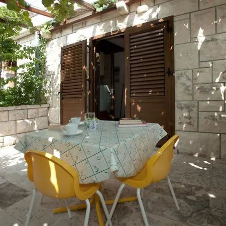 Apartman Mirta *